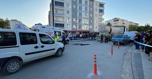 Tırın altında kalan bisikletli çocuk hayatını kaybetti