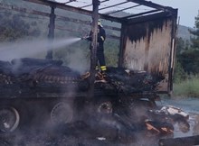 Tırın dorsesi alev alev yandı