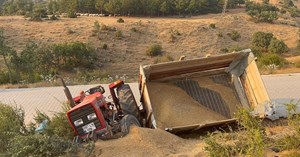 Traktör altında kalan sürücü hayatını kaybetti