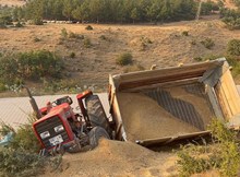 Traktör altında kalan sürücü hayatını kaybetti