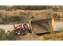 Traktör altında kalan sürücü hayatını kaybetti