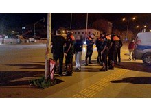 Üzerine benzin döken şahsı polis ikna etti