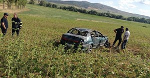 Yoldan çıkan otomobil tarlaya uçtu: 1 yaralı