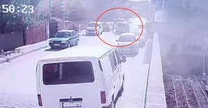 Yolun karşısına geçmek isteyen çocuğa araç çarptı