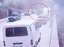 Yolun karşısına geçmek isteyen çocuğa araç çarptı