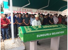 İneğin öldürdüğü genç, toprağa verildi