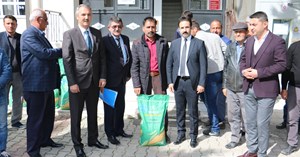 Çiftçilere silajlık mısır tohumu dağıtıldı