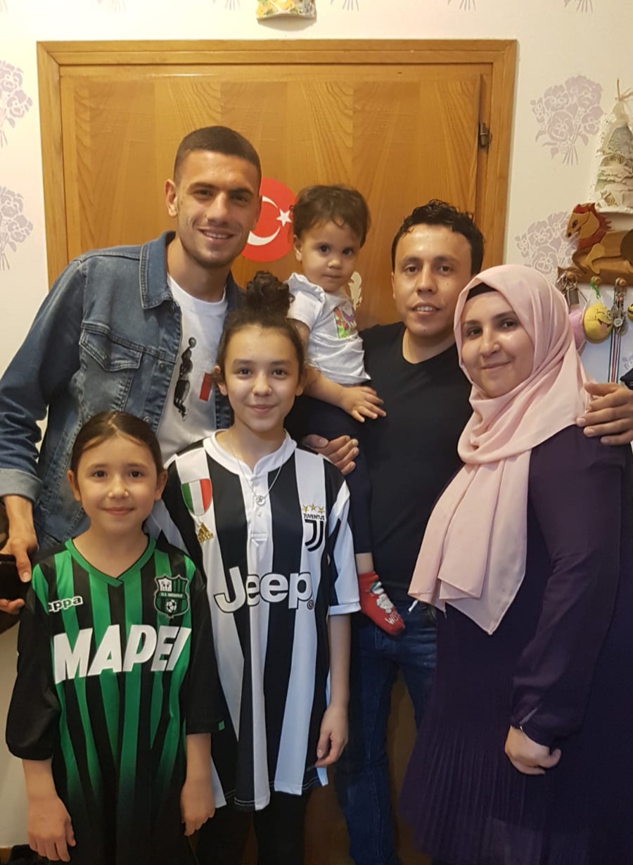 Milli-futbolcu-corumlu-ailenin-iftarina-konuk-oldu-3