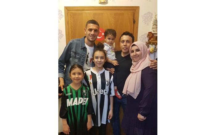 Milli-futbolcu-corumlu-ailenin-iftarina-konuk-oldu-3