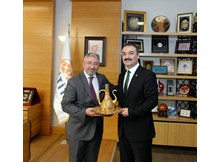 Aşgın: “üniversitenin yanındayız”