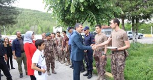 Güvenlik güçlerine bayram ziyareti
