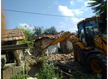 Metruk binalar yıkılıyor