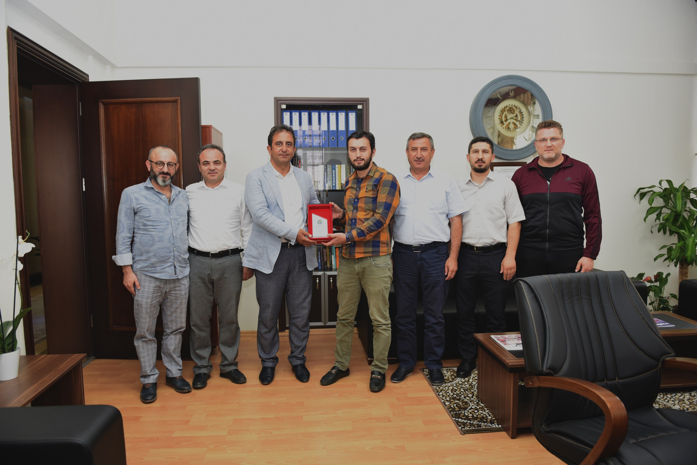 Masa-Tenisi-Federasyon-Baskanindan-Belediyeye-ziyaret-1