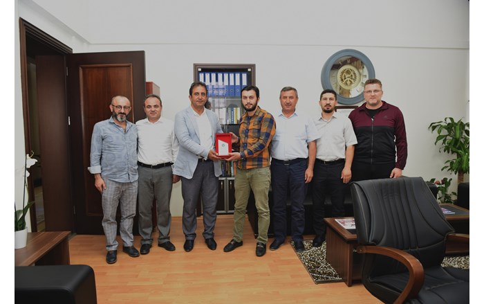 Masa-Tenisi-Federasyon-Baskanindan-Belediyeye-ziyaret-1