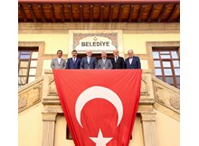 Kahraman, Belediyede ağırlandı