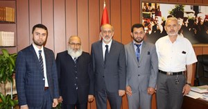 İmamlar şiir ve hutbede yarıştı