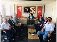 CHP’liler yenilenen binada bayramlaştı