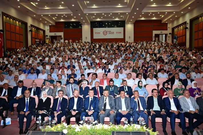 BAKAN SELÇUK: 