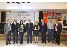 Eğitim-İş dostlarına plaket