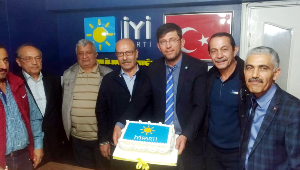 iyi-parti-kutlama-1