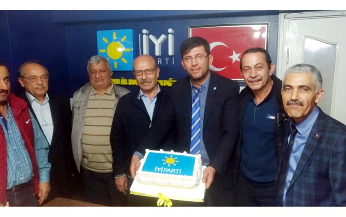 iyi-parti-kutlama-1