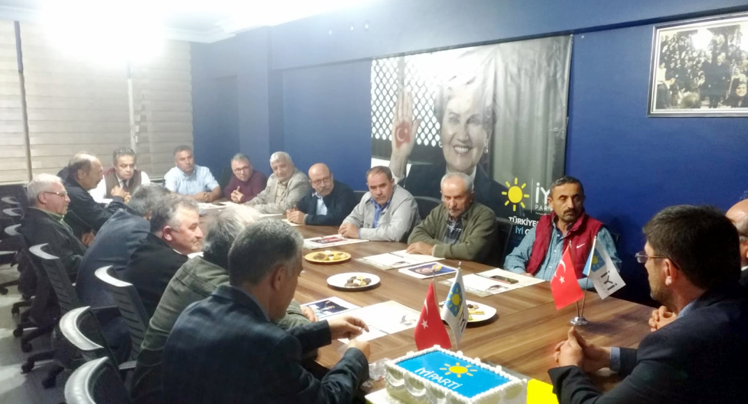 iyi-parti-kutlama-2