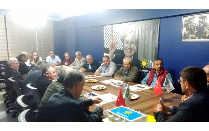 iyi-parti-kutlama-2