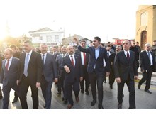 Bakan Kurum Gazi Caddesi ve Arastayı gezdi