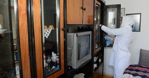 Belediye 610 yaşlının evini temizliyor