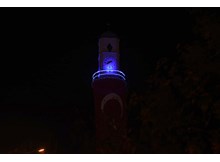 Saat Kulesi mavi renk ile ışıklandırıldı