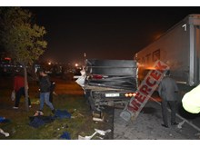 Mazotu biten kamyonete tır çarptı