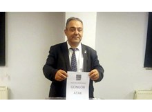 Atak, sembolik oy kullandı, “yaşasın demokrasi” dedi