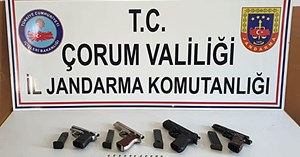 Kurusıkı tabancadan ruhsatsız silah ürettiler