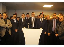 “Umudu büyütmek, namuslu siyaset yapmak için adayım”