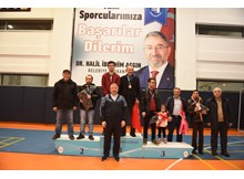 Aileleriyle spor yaptılar, ödüllerin sahibi oldular