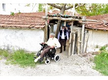 İbiş Dede’nin akülü araç sevinci…