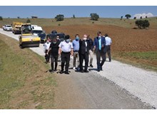 Vali Çiftçi, asfalt çalışmalarını inceledi