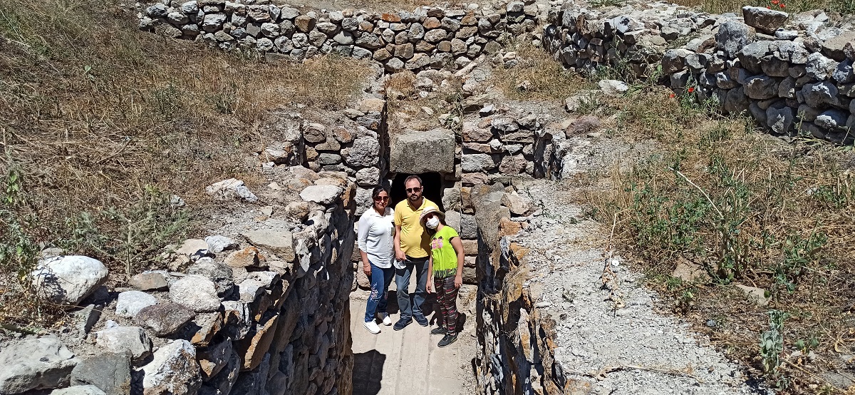 ALACAHÖYÜK'E BAYRAMDA ZİYARETÇİ AKINI