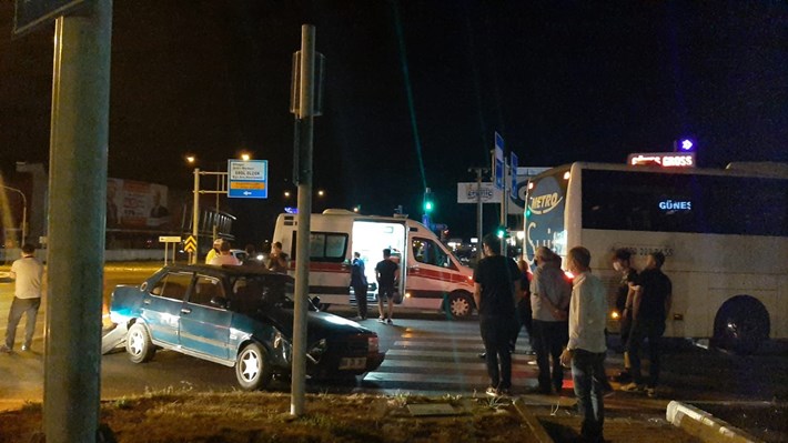 ÇORUM'DA ZİNCİRLEME TRAFİK KAZASI: 2 YARALI