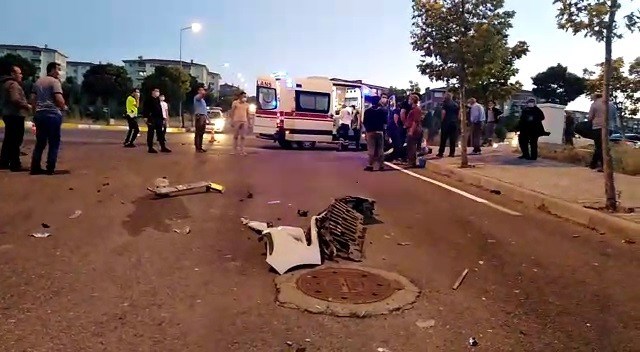 FRENİ BOŞALAN KAMYON OTOMOBİLE ÇARPTI: 5 YARALI