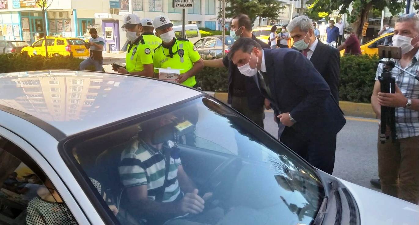 ÇORUM VALİSİ ÇİFTÇİ, KENTTE 21 KİŞİNİN KORONA VİRÜSTEN HAYATINI KAYBETTİĞİNİ AÇIKLADI