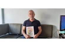 29 günde okuma-yazma öğretiyor