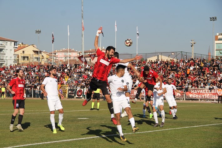 TFF 2. LİG: YENİ ÇORUMSPOR: 0 - MANİSA FK: 2