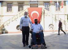 Engelli vatandaş, 2 saatte akülü aracına kavuştu