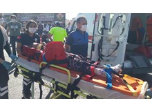 Kamyonla elektrikli bisiklet çarpıştı: 2 yaralı