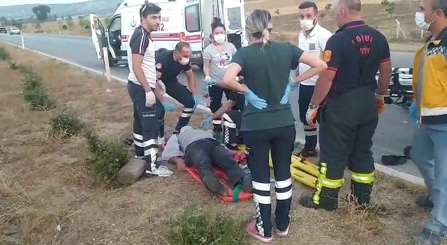OTOMOBİL VE HAFİF TİCARİ ARAÇ ÇARPIŞTI: 4 YARALI