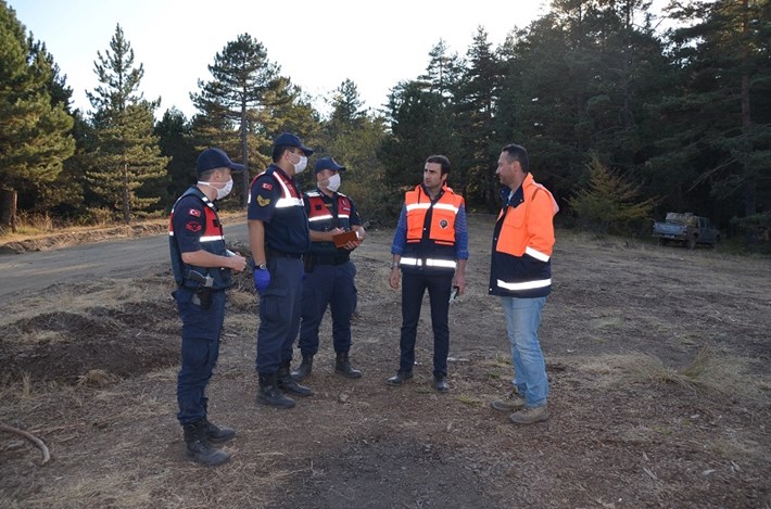 ÇORUM'DAKİ YANGININ ÇIKIŞ NEDENİ ARAŞTIRILIYOR YANGININ ÇIKTIĞI BÖLGEDE DRONE İLE KEŞİF YAPILACAK