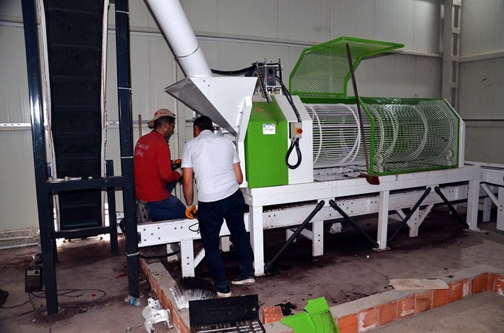 OĞUZLAR'A CEVİZ İŞLEME VE PAKETLEME TESİSİ KURULDU GÜNLÜK 50 TON CEVİZİN İŞLENECEĞİ TESİS 400 BİN LİRAYA MAL OLDU