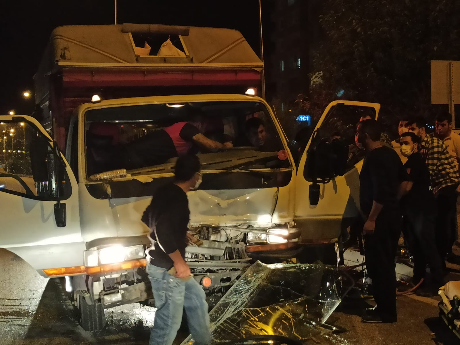 ÇORUM'DA KAMYONET TRAKTÖRLE ÇARPIŞTI: 1 YARALI