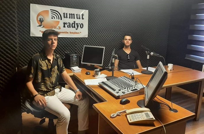 Rap-Muzi_inin-Sevilen-Sesi-Nesimi-Ergen